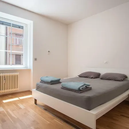 Luxury Central Apartma