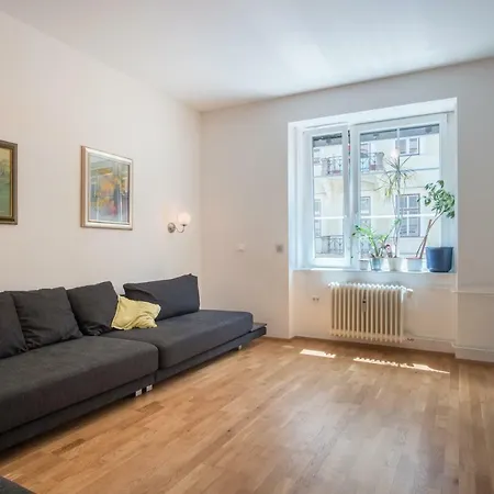 דירה Luxury Central